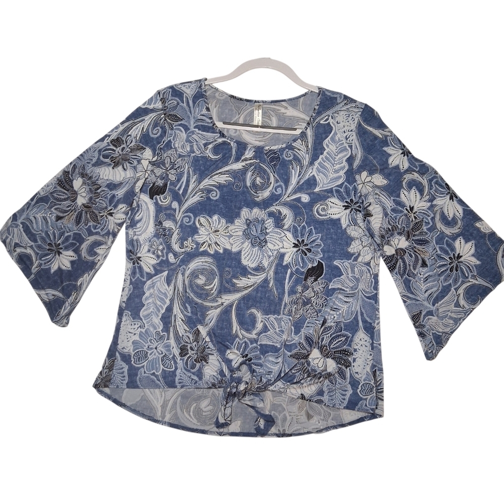 EUC PerSeption‎ Concept Sz. XL Blue/White Bell Shaped Half Sleeve Blouse
